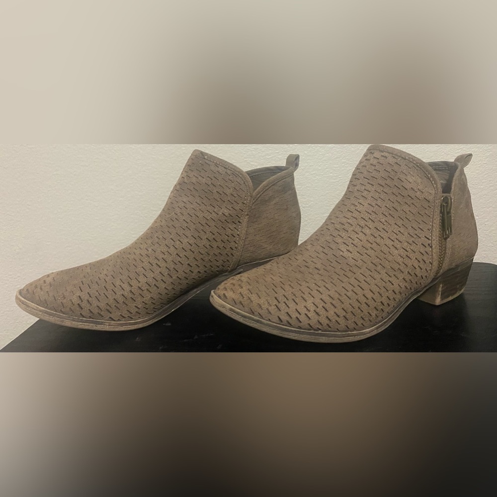 *Final Price* Used brown Just fab booties size 8